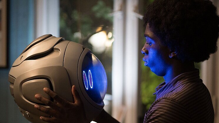 DIEVČA MOMO A ZLODEJI ČASU