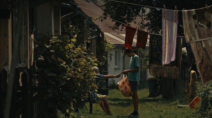 Hore je nebo, v doline som ja