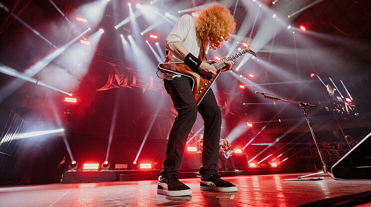 MEGADETH: BEHIND THE MASK