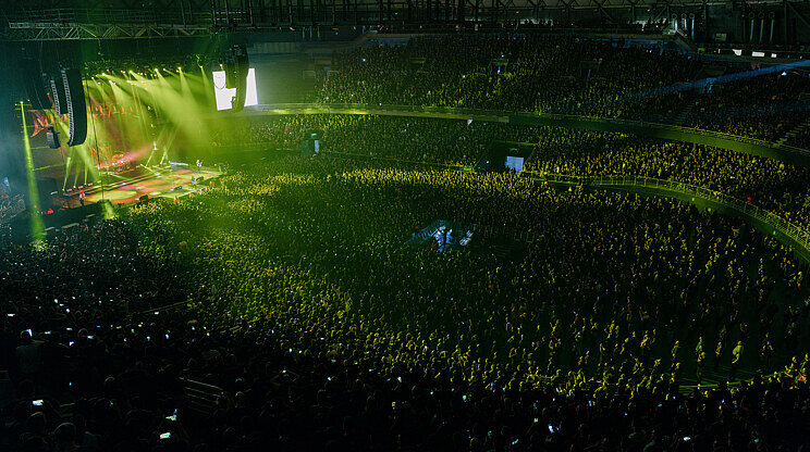 MEGADETH: BEHIND THE MASK