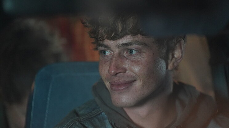 Pozor! kŕmenie detí zakázané