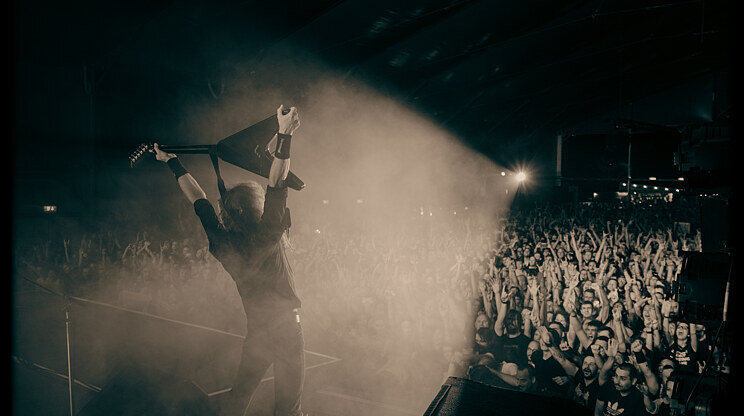 MEGADETH: BEHIND THE MASK